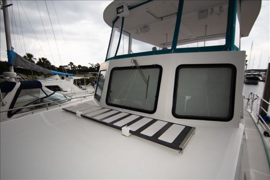 40' 2006 Endeavour Catamaran Cruiser