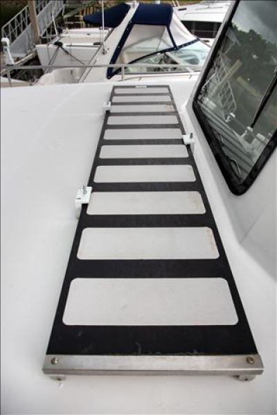 40' 2006 Endeavour Catamaran Cruiser