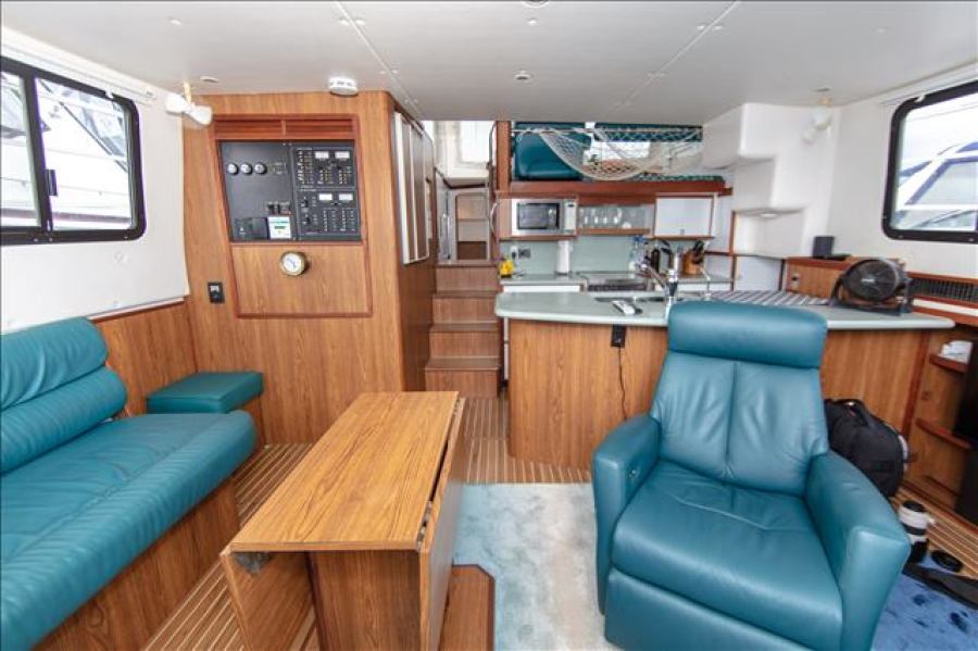 40' 2006 Endeavour Catamaran Cruiser