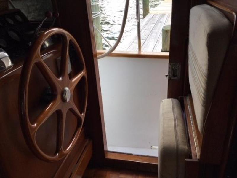 40' 1986 Ocean Alexander Europa Sedan