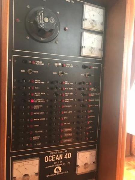 40' 1986 Ocean Alexander Europa Sedan