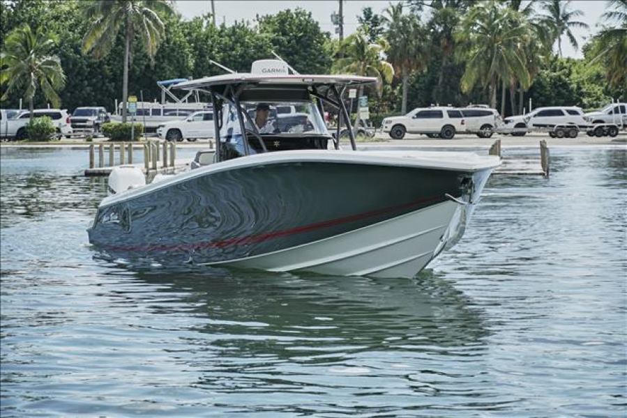 39' 2015 Nor-Tech Center Console