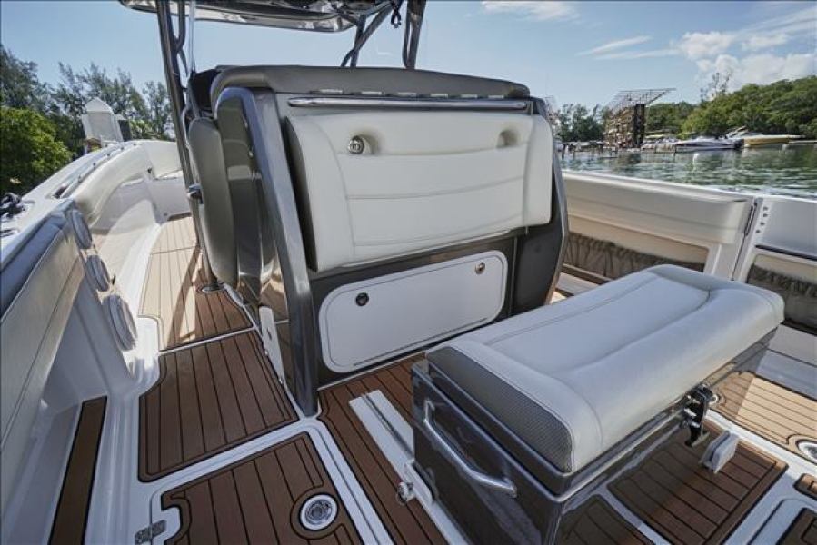 39' 2015 Nor-Tech Center Console