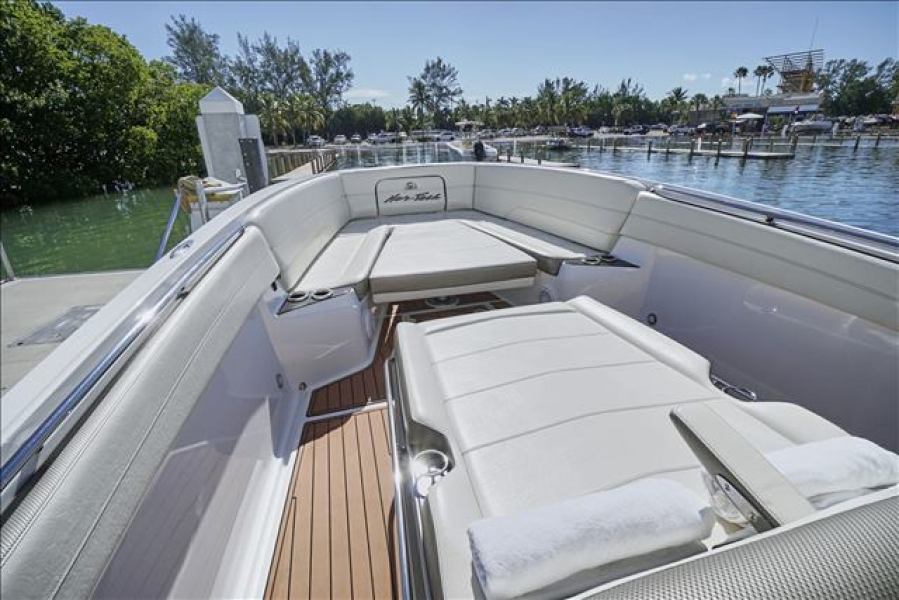 39' 2015 Nor-Tech Center Console