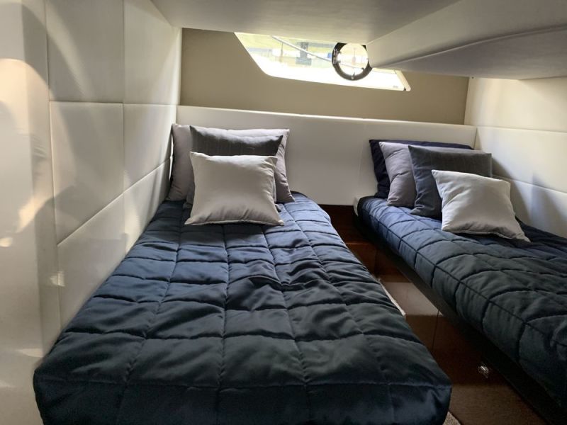 39' 2013 Princess V39