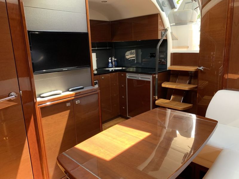 39' 2013 Princess V39