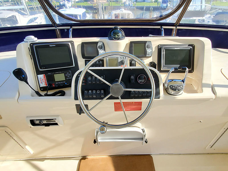 2006 Mainship 430 Sedan