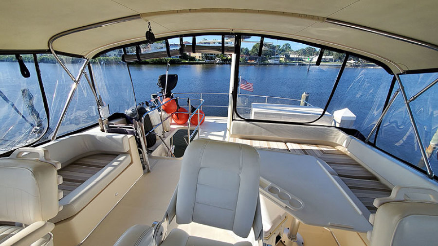 2006 Mainship 430 Sedan