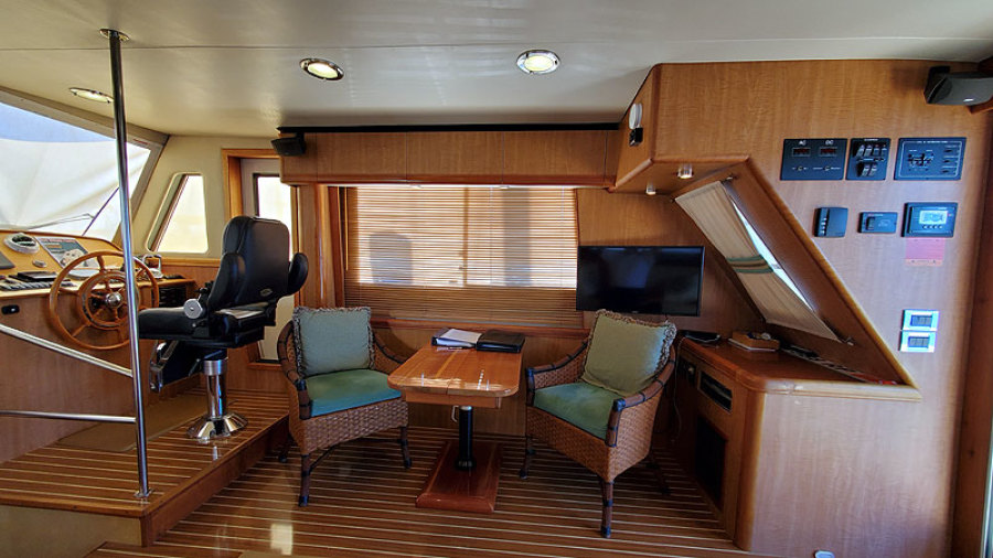 2006 Mainship 430 Sedan
