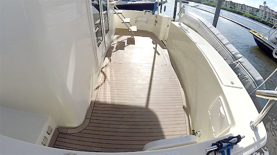 2006 Mainship 430 Sedan