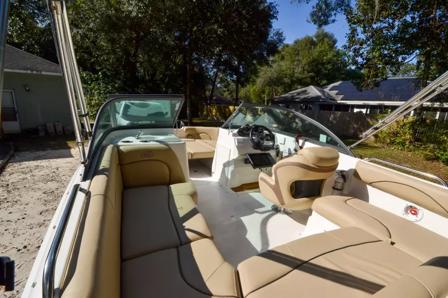 2019 NauticStar 203 DC Deck