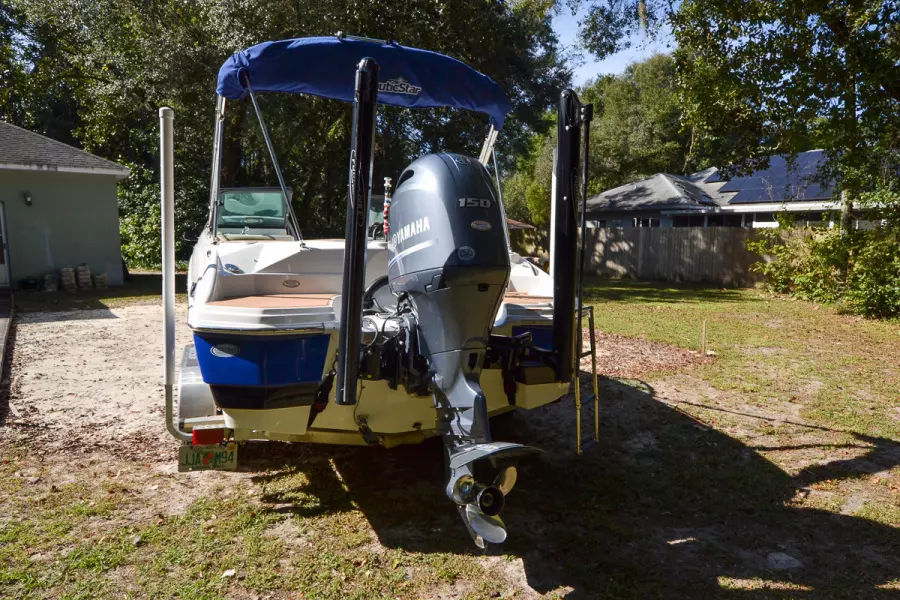 2019 NauticStar 203 DC Deck