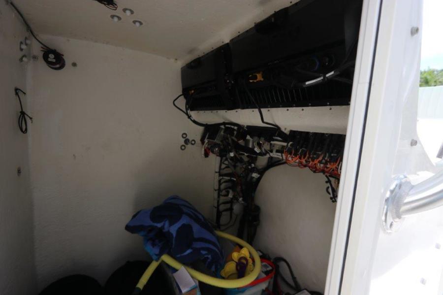 27' 2017 Dusky 278 Center Console