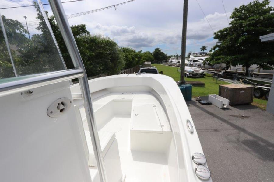 27' 2017 Dusky 278 Center Console
