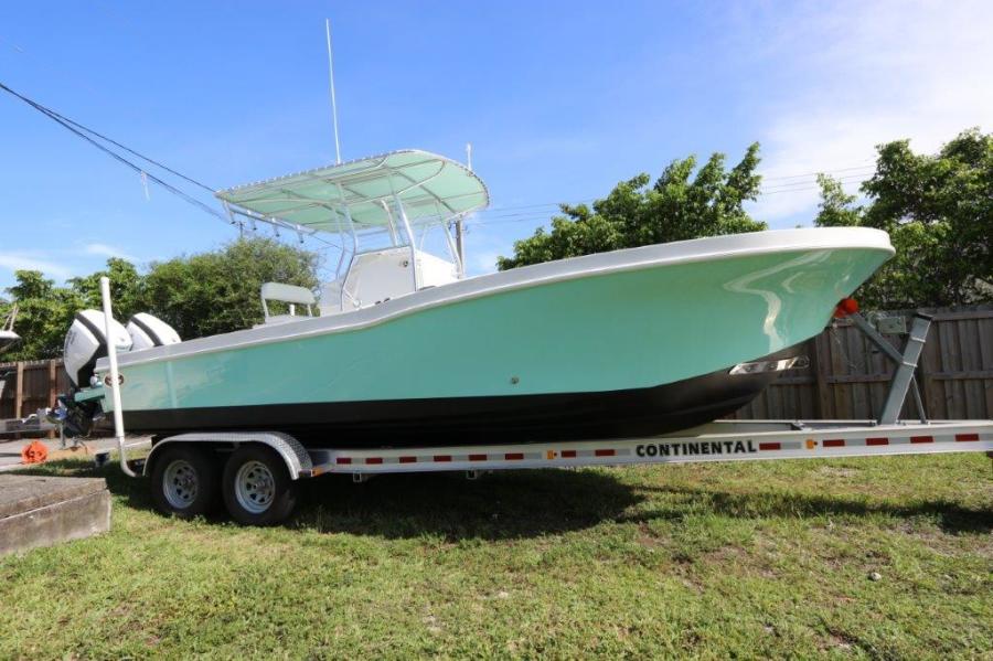 27' 2017 Dusky 278 Center Console