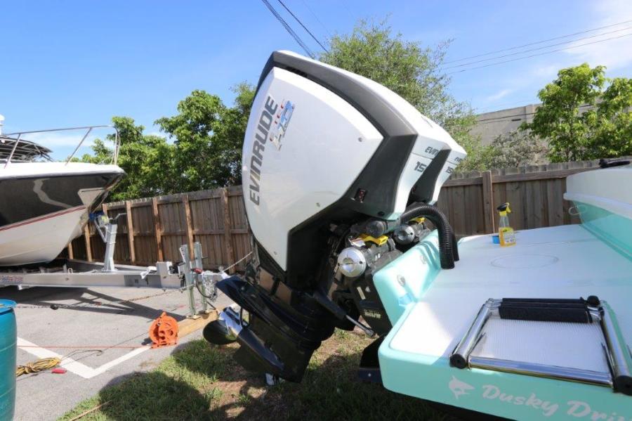 27' 2017 Dusky 278 Center Console