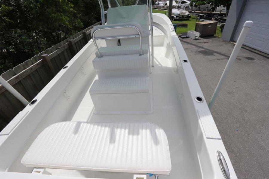 27' 2017 Dusky 278 Center Console