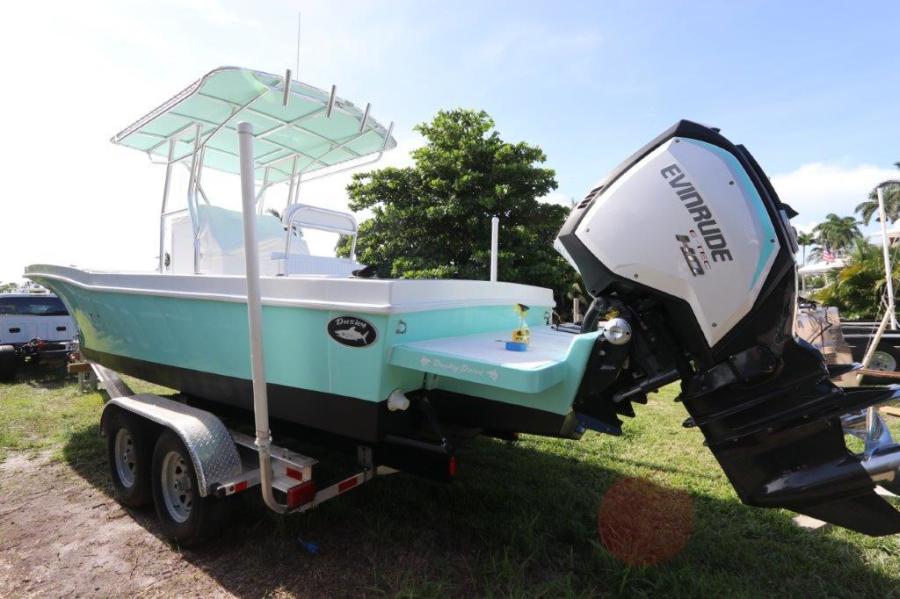 27' 2017 Dusky 278 Center Console
