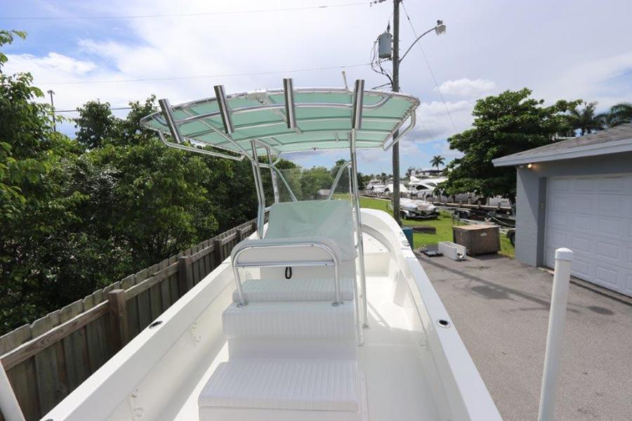 27' 2017 Dusky 278 Center Console
