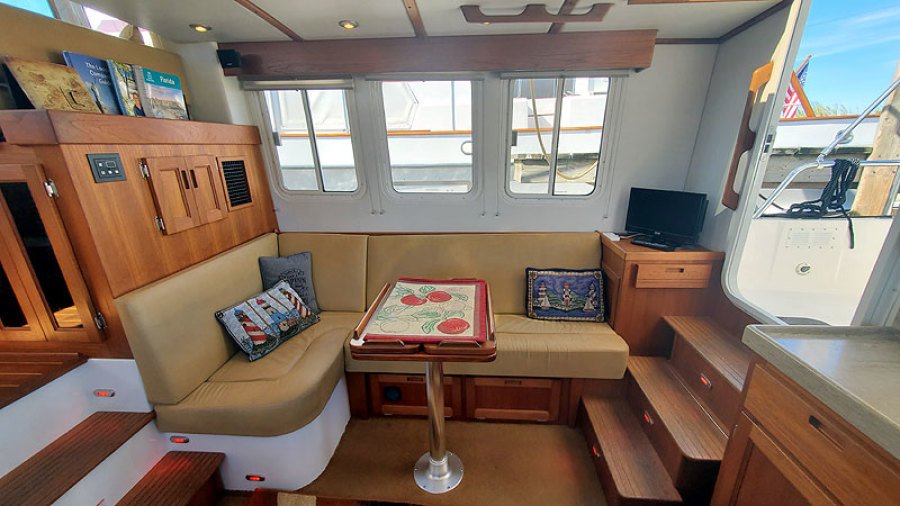 2010 Nordic Tugs 32