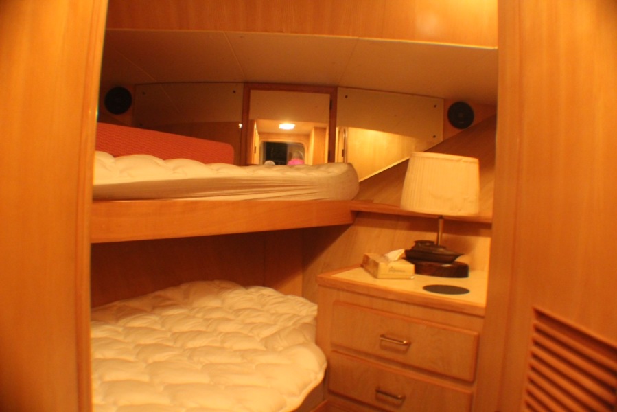 1991 Vista 43 Motor Yacht