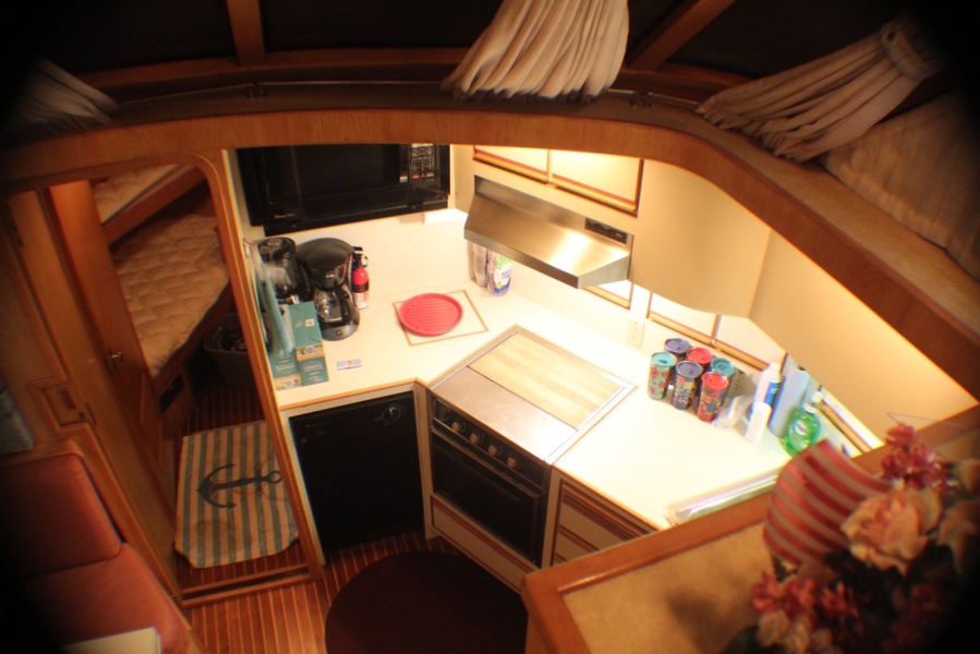 1991 Vista 43 Motor Yacht