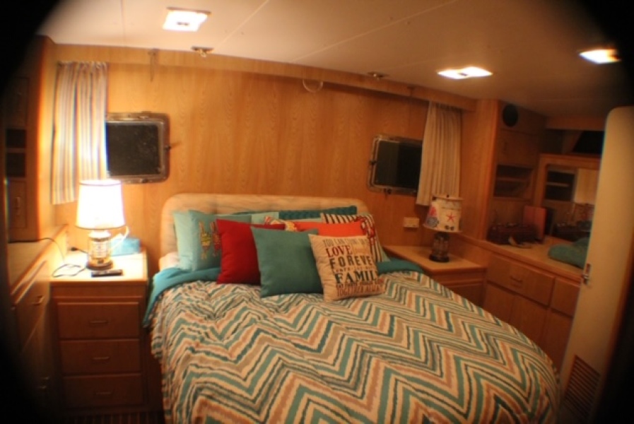 1991 Vista 43 Motor Yacht