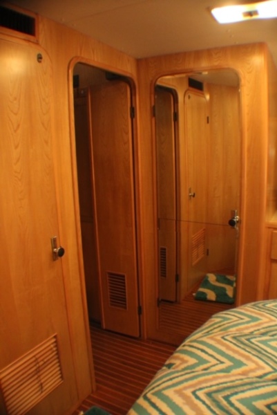 1991 Vista 43 Motor Yacht