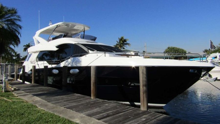 76' 2018 Sunseeker Yacht