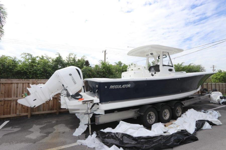 34' 2020 Regulator 34SS