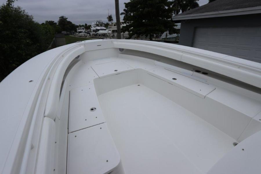 34' 2020 Regulator 34SS