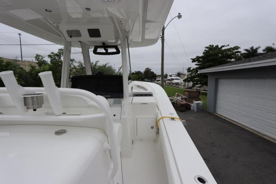 34' 2020 Regulator 34SS