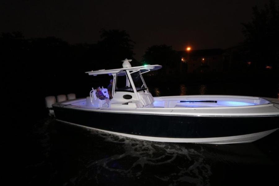 34' 2020 Regulator 34SS