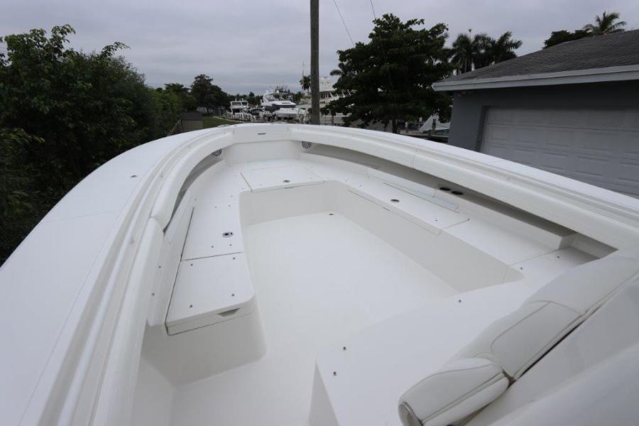 34' 2020 Regulator 34SS