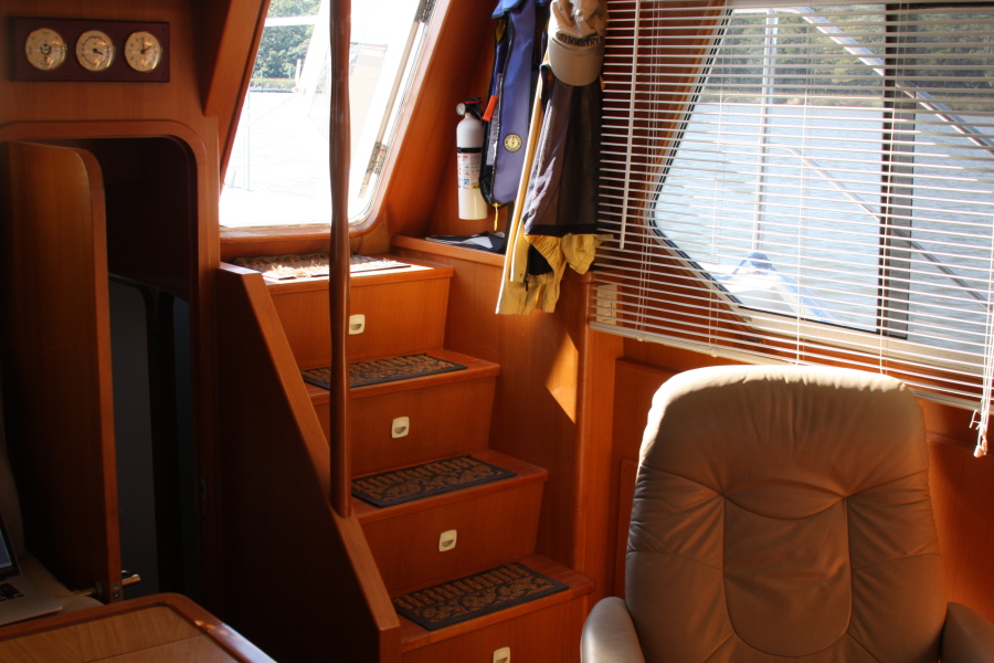 2002 Symbol 42 Sundeck Trawler