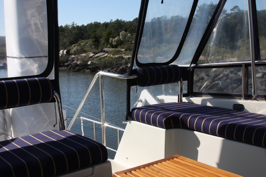 2002 Symbol 42 Sundeck Trawler