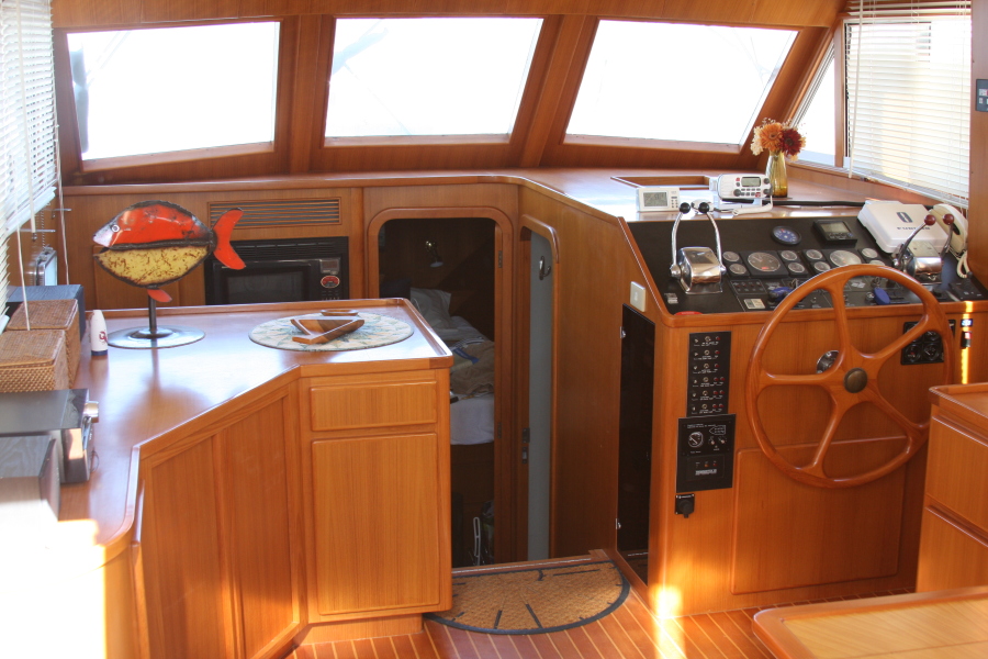 2002 Symbol 42 Sundeck Trawler