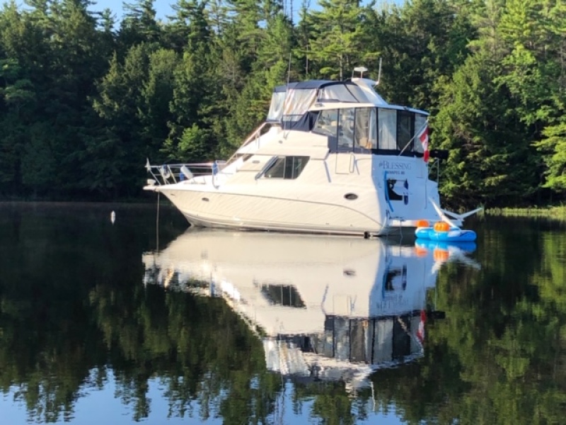 2000 Silverton 352 Motor Yacht