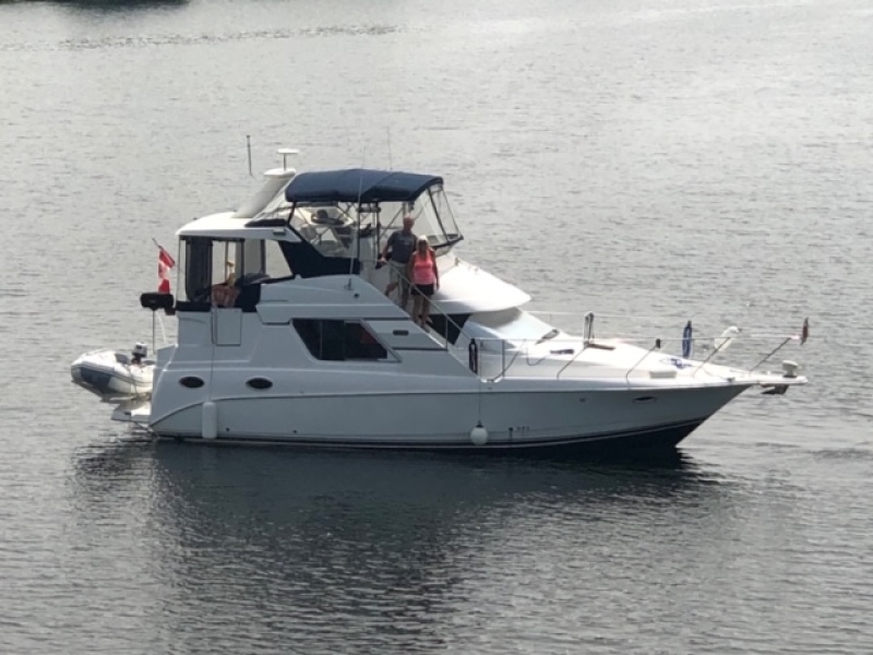 2000 Silverton 352 Motor Yacht