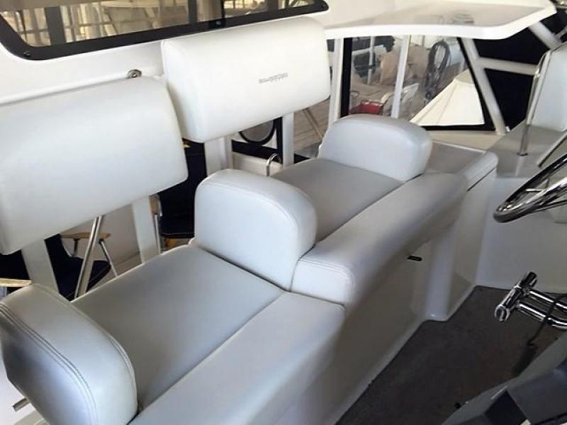 2000 Silverton 352 Motor Yacht