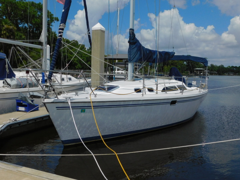 2005 Catalina 320