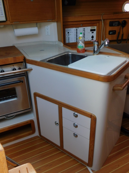 2005 Catalina 320