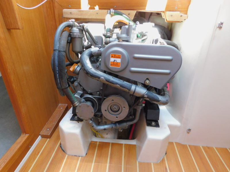 2005 Catalina 320