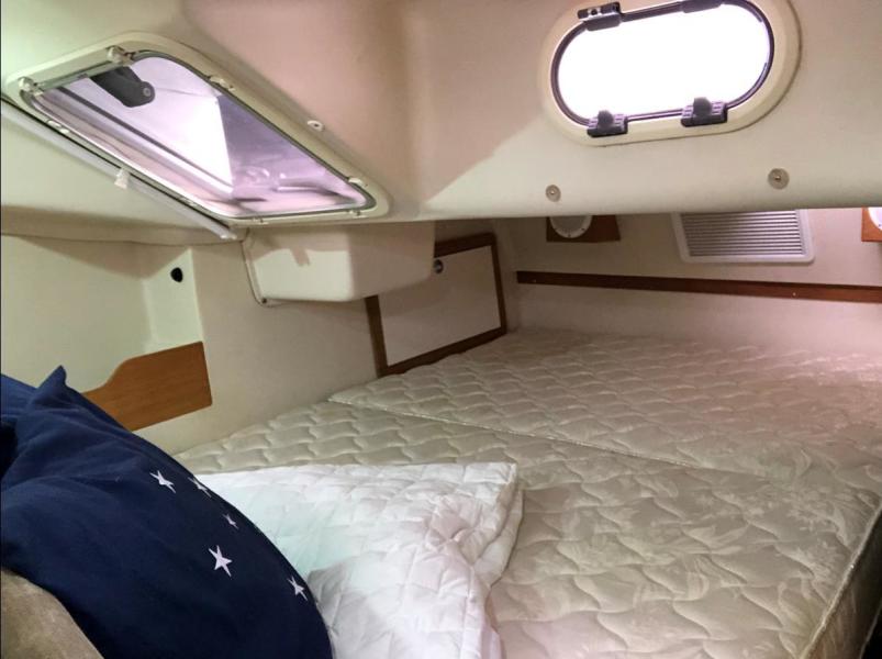 2005 Catalina 320