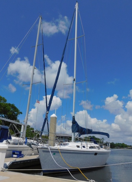 2005 Catalina 320