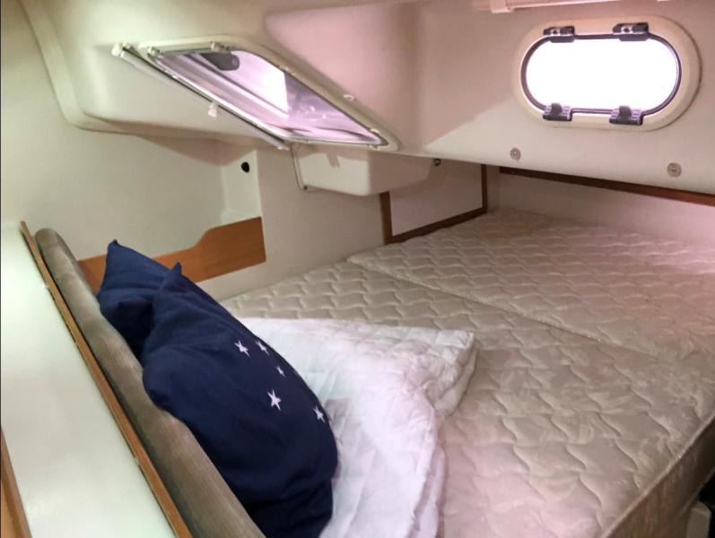 2005 Catalina 320