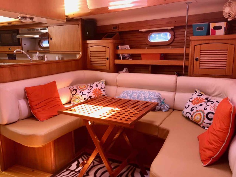 2001 Catalina 470