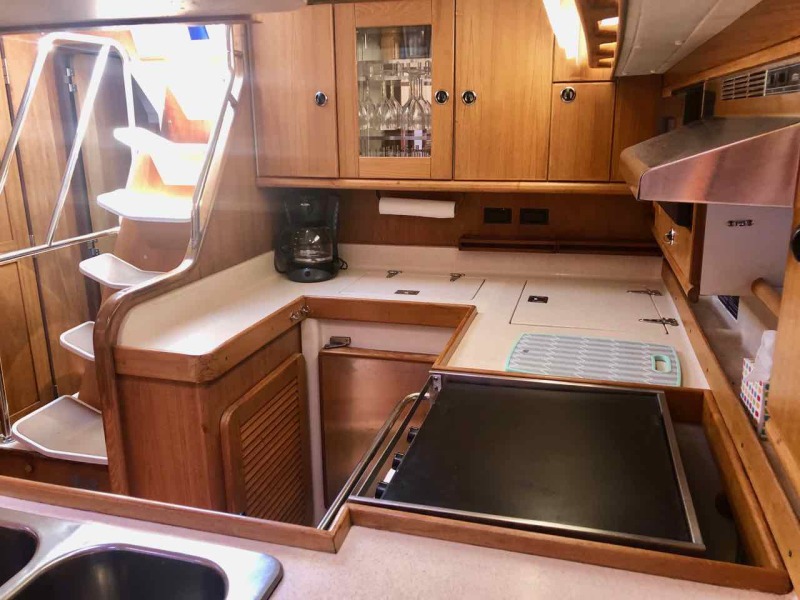 2001 Catalina 470