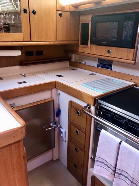 2001 Catalina 470
