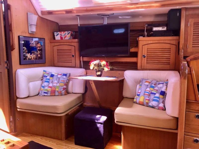 2001 Catalina 470